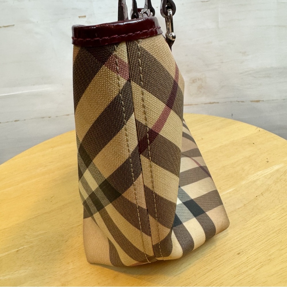 Classic Plaid Tote Bag with Burgundy Trim - Picture 5 of 9